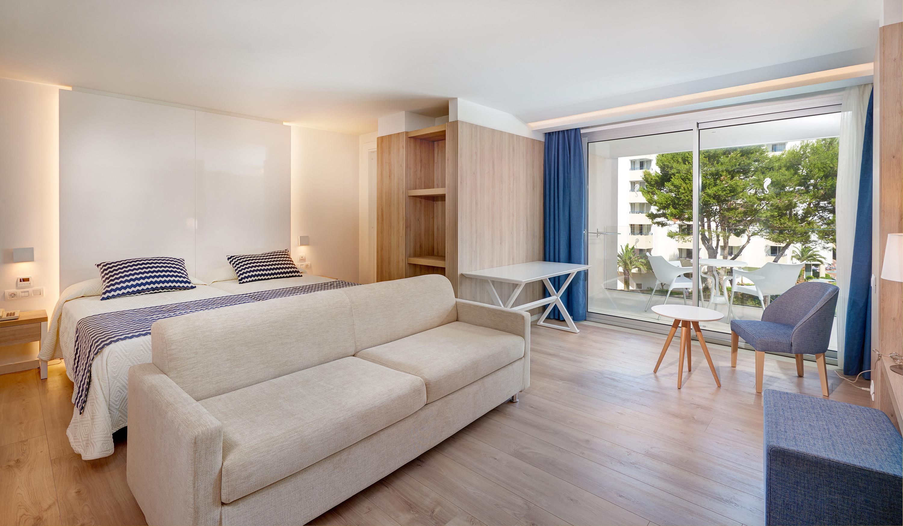Hipotels Bahia Cala Millor - Adults Only Exterior photo