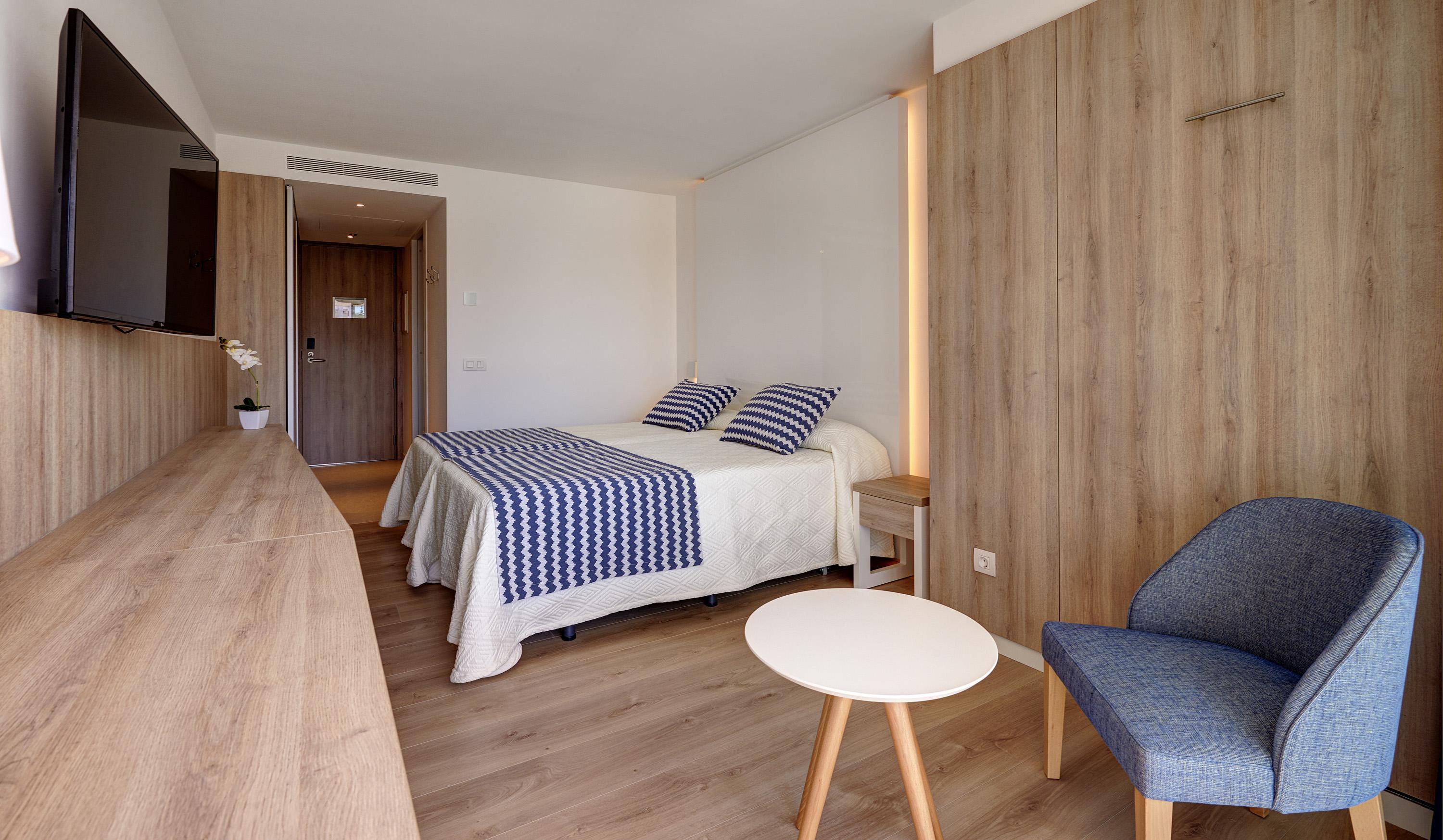 Hipotels Bahia Cala Millor - Adults Only Exterior photo