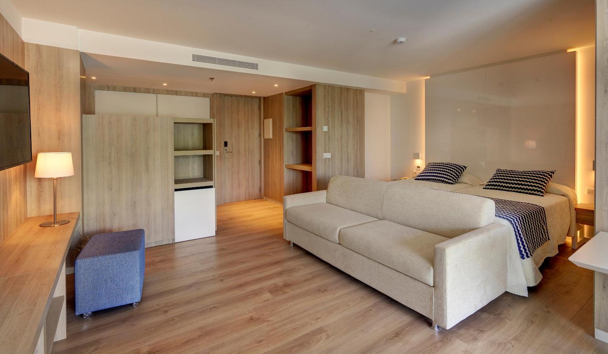 Hipotels Bahia Cala Millor - Adults Only Exterior photo
